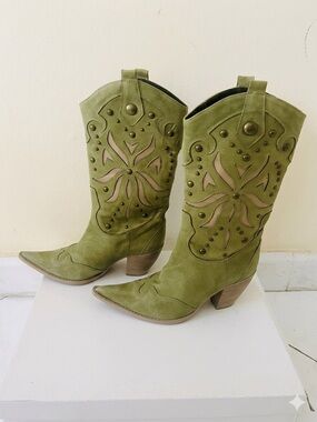 Vintage Melin Aviator Essentials Olive Green Studded Western Boots